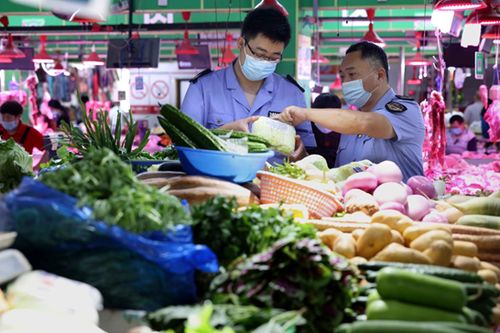 瑤海區(qū)開展節(jié)前食品安全專項(xiàng)檢查，筑牢食品銷售環(huán)節(jié)安全防線